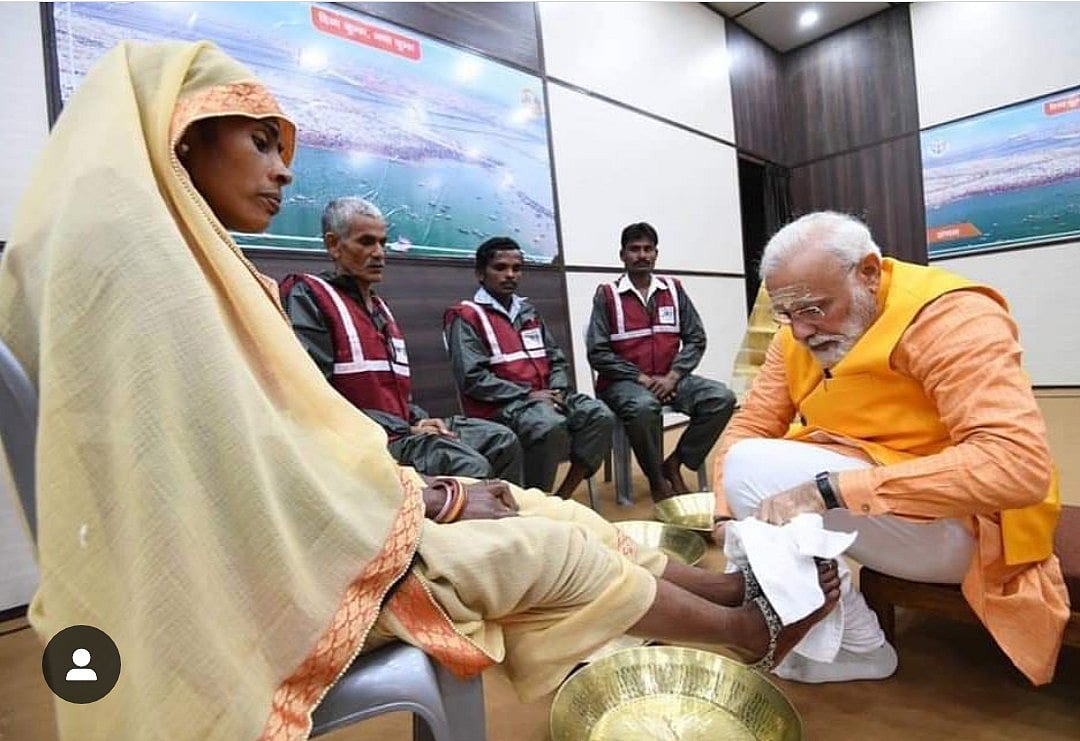 पीएम ने सफाई कर्मचारियों के पैर तो धोए, लेकिन उनके ‘मन की बात’ सुनने का मोदी के पास समय नहीं: राहुल गांधी