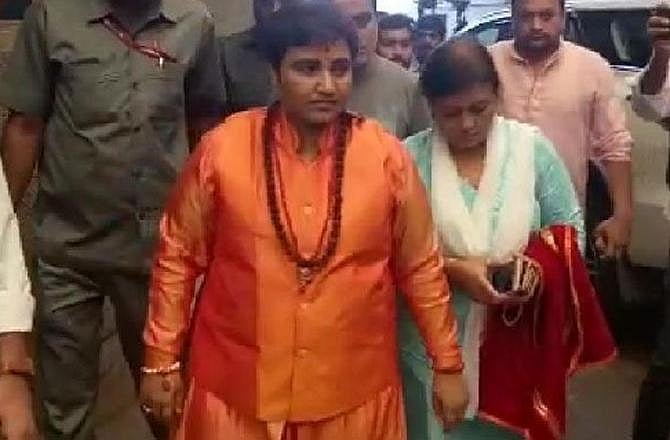 बम धमाकों की आरोपी रही साध्वी प्रज्ञा बीजेपी में शामिल, भोपाल से पार्टी ने दिया टिकट
