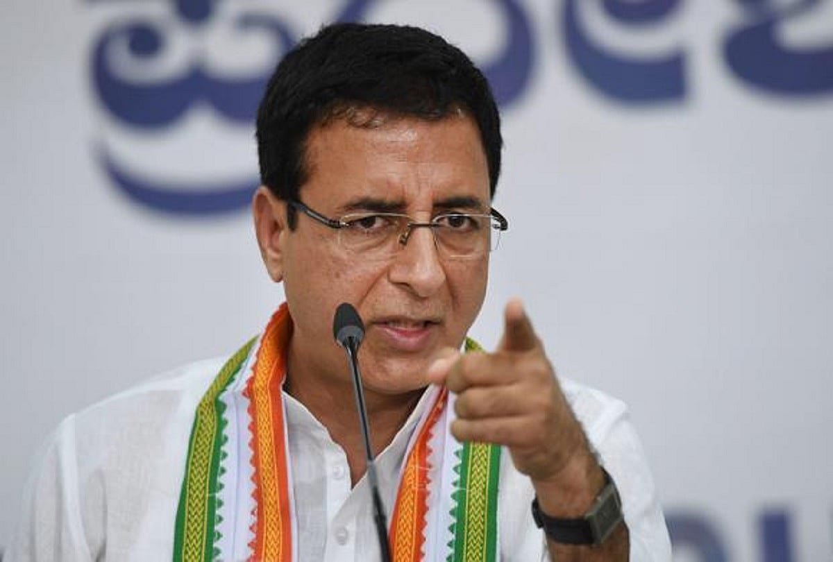 चुनाव आयोग पीएम मोदी के हाथों की कठपुतली, इसलिए नहीं हुई मोदी-शाह के खिलाफ कार्रवाई: कांग्रेस