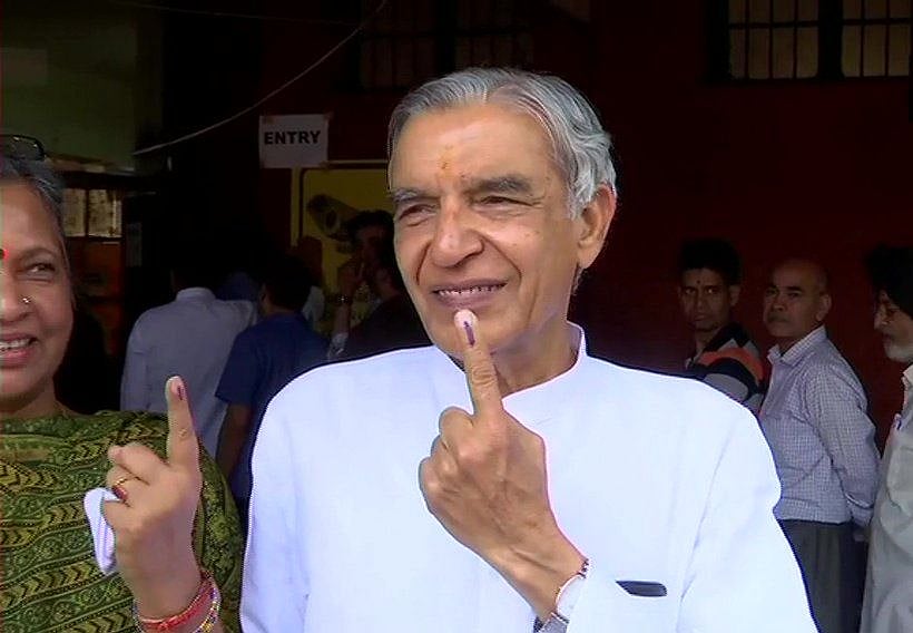 लोकसभा चुनाव: सातवें और आखिरी चरण की 59 सीटों पर मतदान जारी, कई दिग्गजों ने डाला वोट