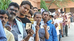 पहले 4 चरण के मतदान की खुफिया रिपोर्ट्स से संकेत: एनडीए से काफी आगे है कांग्रेस की अगुवाई वाला यूपीए