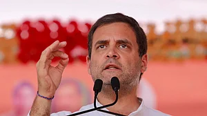 सुरक्षा की बात करने वाले पीएम मोदी बताएं पुलवामा आतंकी हमला और गढ़चिरौली नक्सली हमला किसकी सरकार में हुआ?