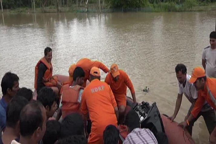 त्रिपुरा में आंधी-बारिश से भारी तबाही, बाढ़ से हजारों लोग हुए बेघर, बड़े स्तर पर राहत-बचाव का काम जारी