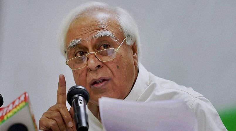 मसूद अजहर पर प्रतिबंध लगने का श्रेय लेने पर मोदी से सिब्बल का सवाल, क्या पीएम कह सकते हैं आतंकवाद अब खत्म होगा?