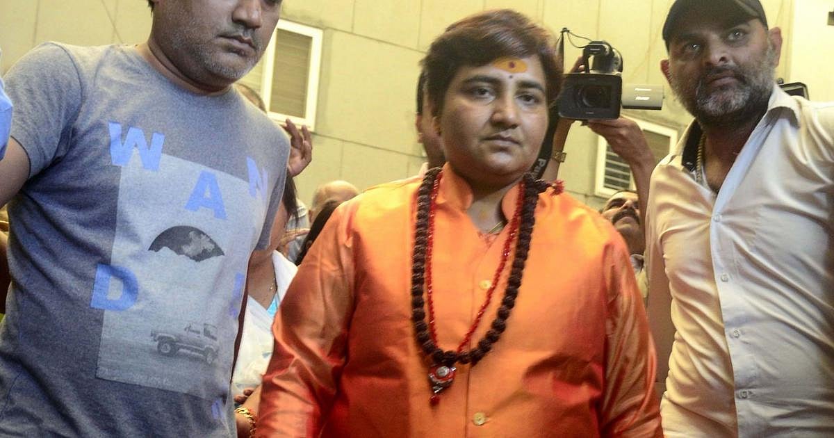 बीजेपी प्रत्याशी साध्वी प्रज्ञा का चुनाव आयोग को ठेंगा! रोक के बावजूद किया प्रचार, आयोग ने भेजा नोटिस