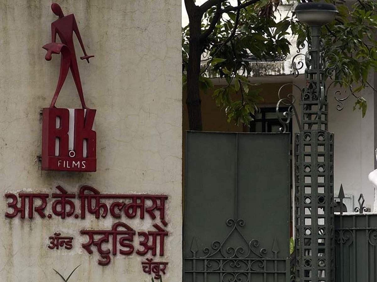 बिक गया कपूर खानदान का ऐतिहासिक आरके स्टूडियो, अब इस जमीन पर गोदरेज बनाएगा अमीरों के लिए फ्लैट्स