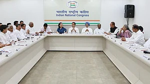 कार्यसमिति की बैठक में राहुल गांधी ने की इस्तीफे की पेशकश की, कार्य समिति ने खारिज किया इस्तीफा
