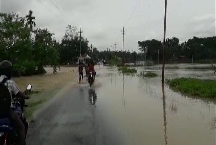 त्रिपुरा में आंधी-बारिश से भारी तबाही, बाढ़ से हजारों लोग हुए बेघर, बड़े स्तर पर राहत-बचाव का काम जारी