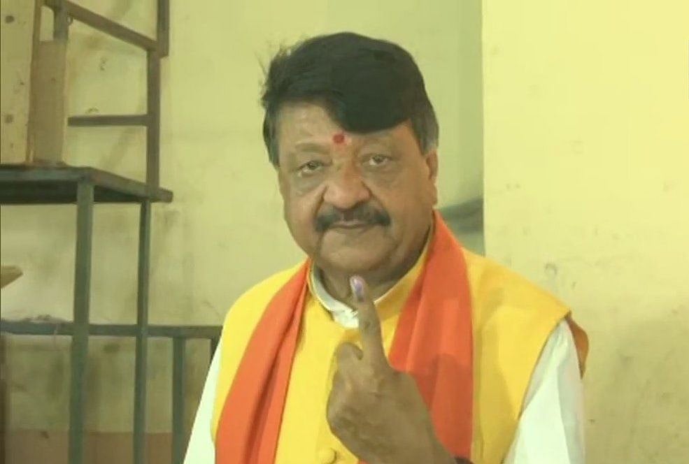 लोकसभा चुनाव: सातवें और आखिरी चरण की 59 सीटों पर मतदान जारी, कई दिग्गजों ने डाला वोट