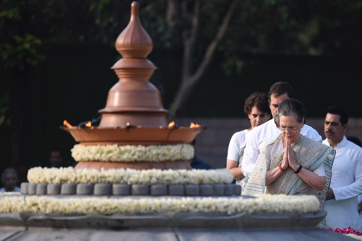 दिल्ली: सोनिया, राहुल, प्रियंका ने दी राजीव गांधी को श्रद्धांजलि, मनमोहन सिंह समेत कई वरिष्ठ नेताओं ने किया याद