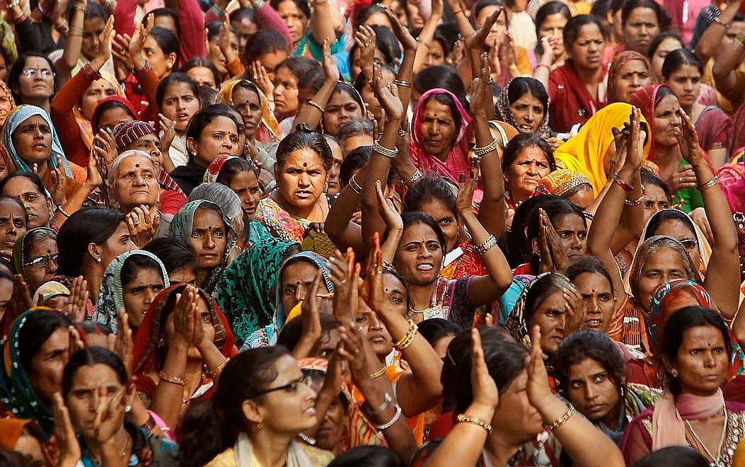 महिला सुरक्षा और सशक्तीकरण पर मोदी सरकार की नीयत में खोट, 5 साल में लगातार कम हुआ योजनाओं का बजट