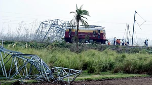 फानी तूफान से अब तक 41 की मौत, बिजली आपूर्ति अब भी बाधित