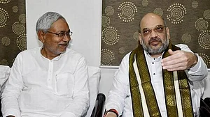 बीजेपी की 300+ सीटों ने गठबंधन सहयोगियों की उड़ा दी नींद, नीतीश-पासवान भी हैं परेशान