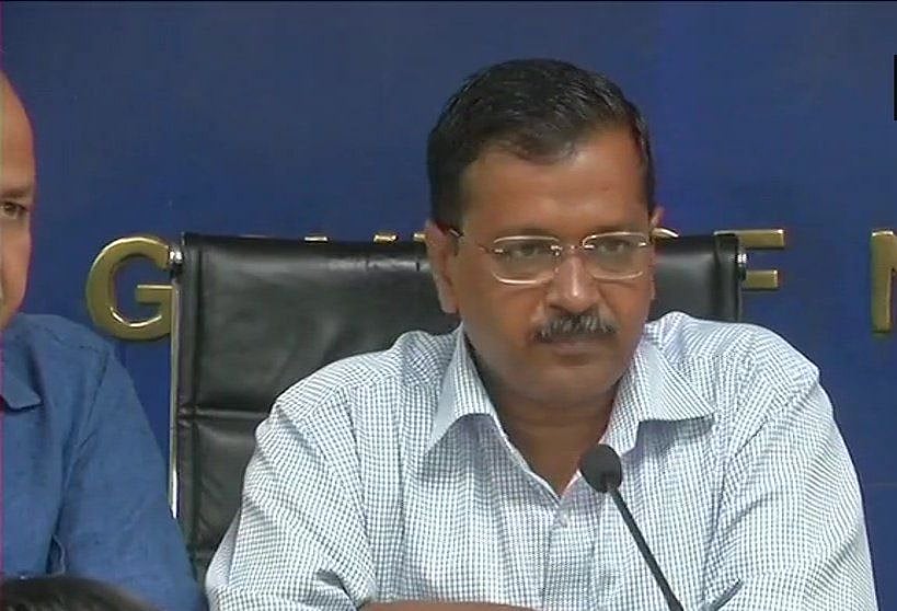 महिलाओं को केजरीवाल सरकार का तोहफा, डीटीसी बसों और मेट्रो में अब फ्री में यात्रा करेंगी महिलाएं