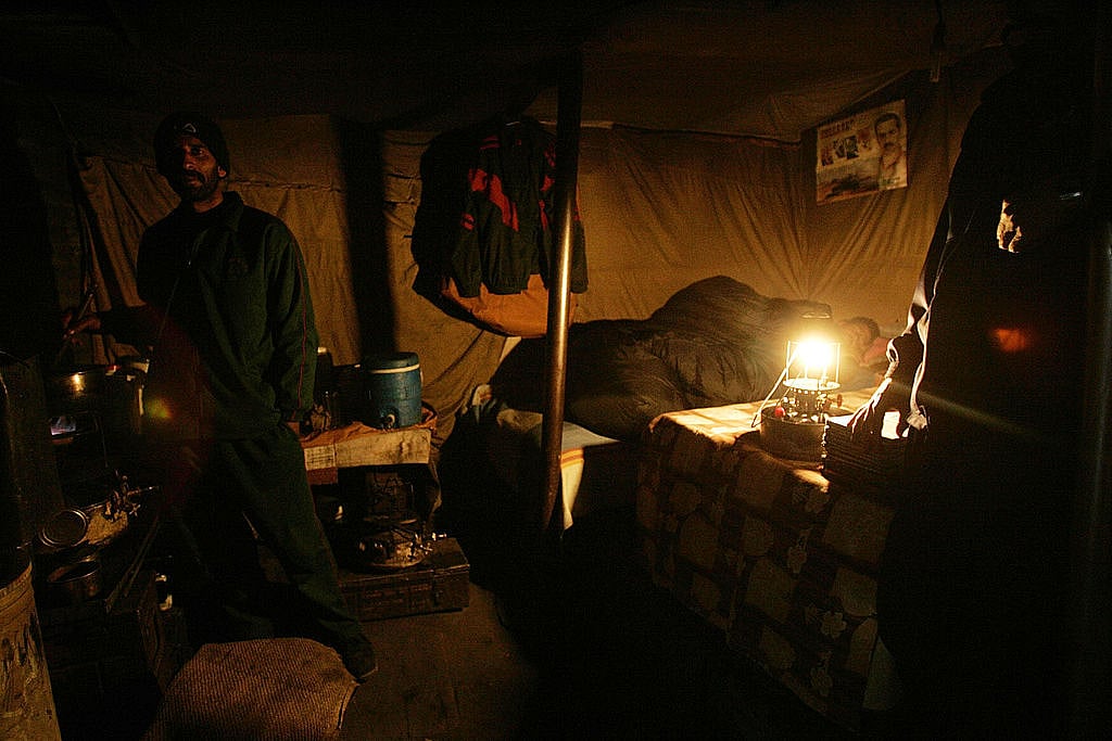 हजारों करोड़ का खर्च, सैकड़ों सैनिकों की मौत फिर भी क्यों जरूरी है सियाचिन