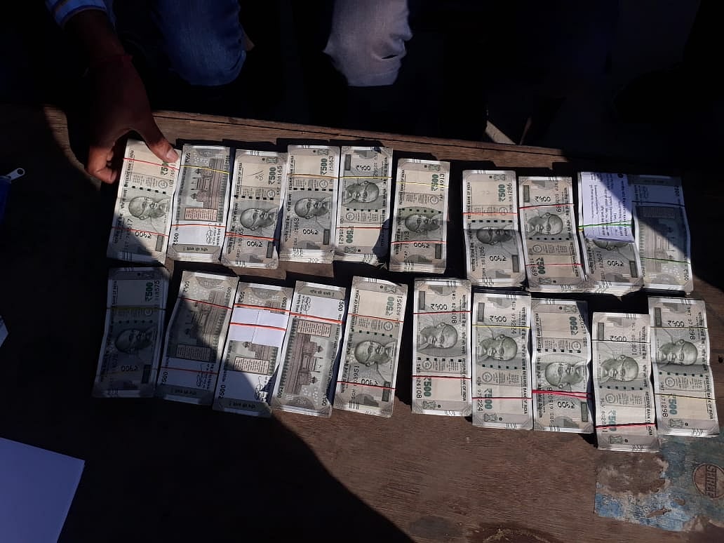 पटना में इंजीनियर 14 लाख रुपए रिश्वत लेते गिरफ्तार, 1 करोड़ बरामद