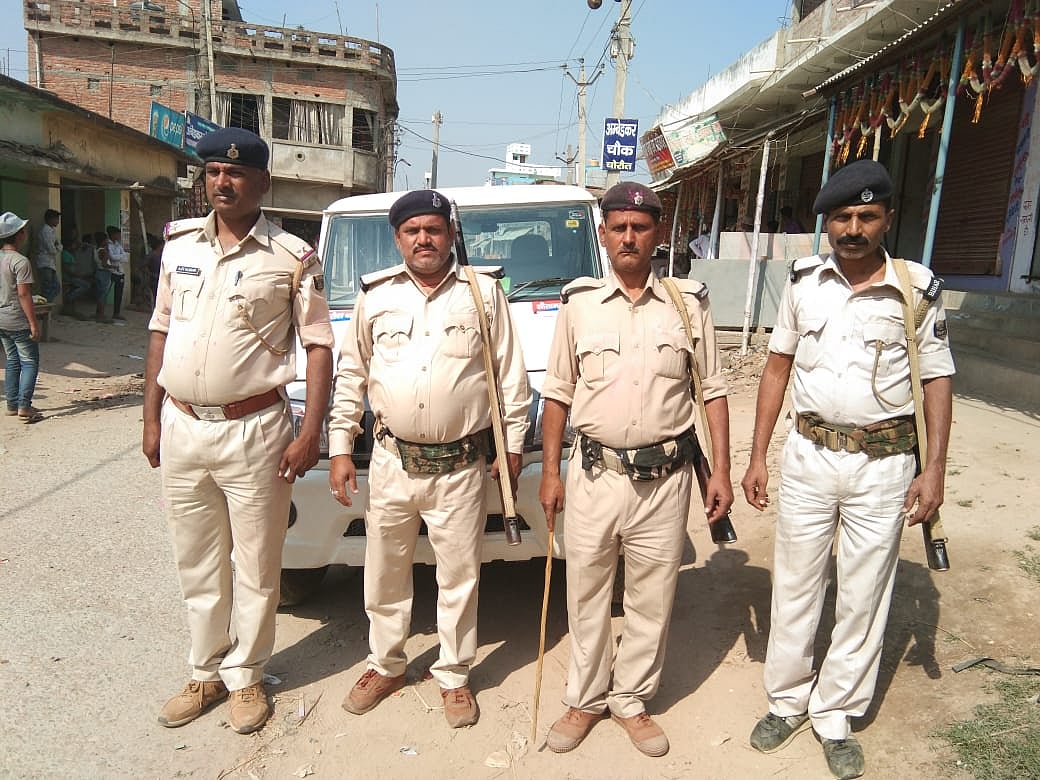 नीतीश के राज में बिहार पुलिस हुई बेकार,  बैंक के कैशवैन से 50 लाख रुपए लुटकर अपराधी फरार