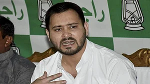 गायब तेजस्वी यादव ने लौटते ही विरोधियों पर कसा तंज, कहा- विपक्ष और मीडिया की मसालेदार कहानियां देखकर खुश हूं