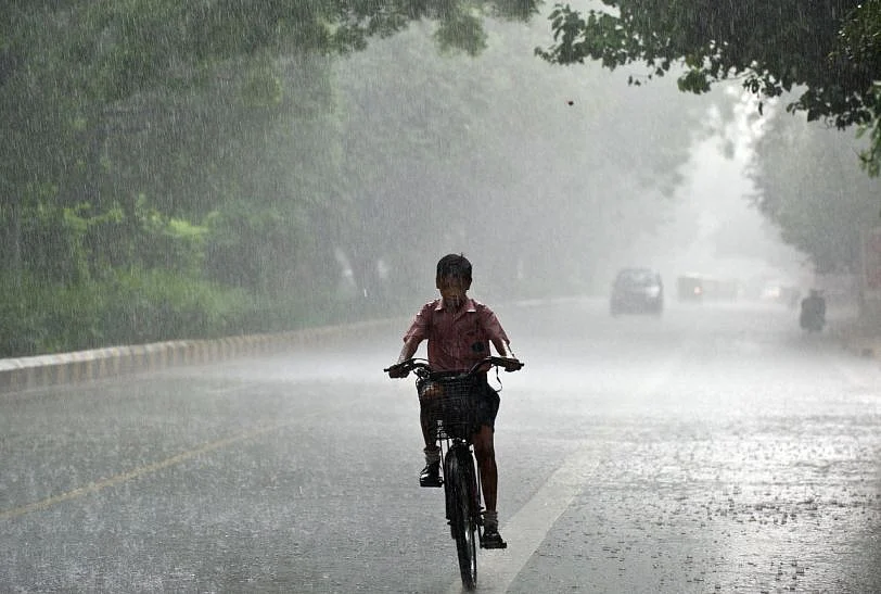 मॉनसून ने पकड़ी रफ्तार, 72 घंटे में 11 राज्यों तक पहुंचा, जानिए दिल्ली में कब होगी एंट्री