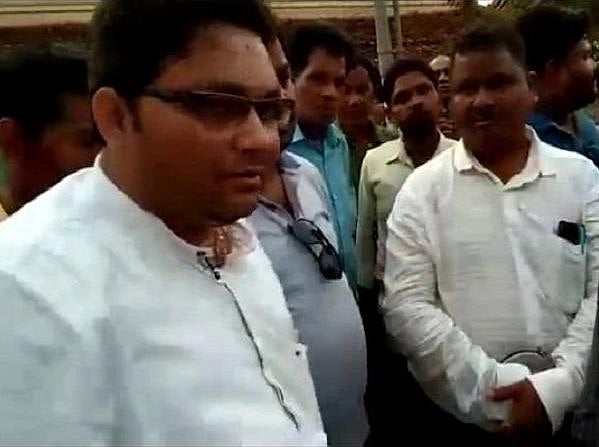 ओडिशा: बीजेडी विधायक की दबंगई, सरेआम जूनियर इंजीनियर से लगवाई उठक-बैठक, वीडियो वायरल