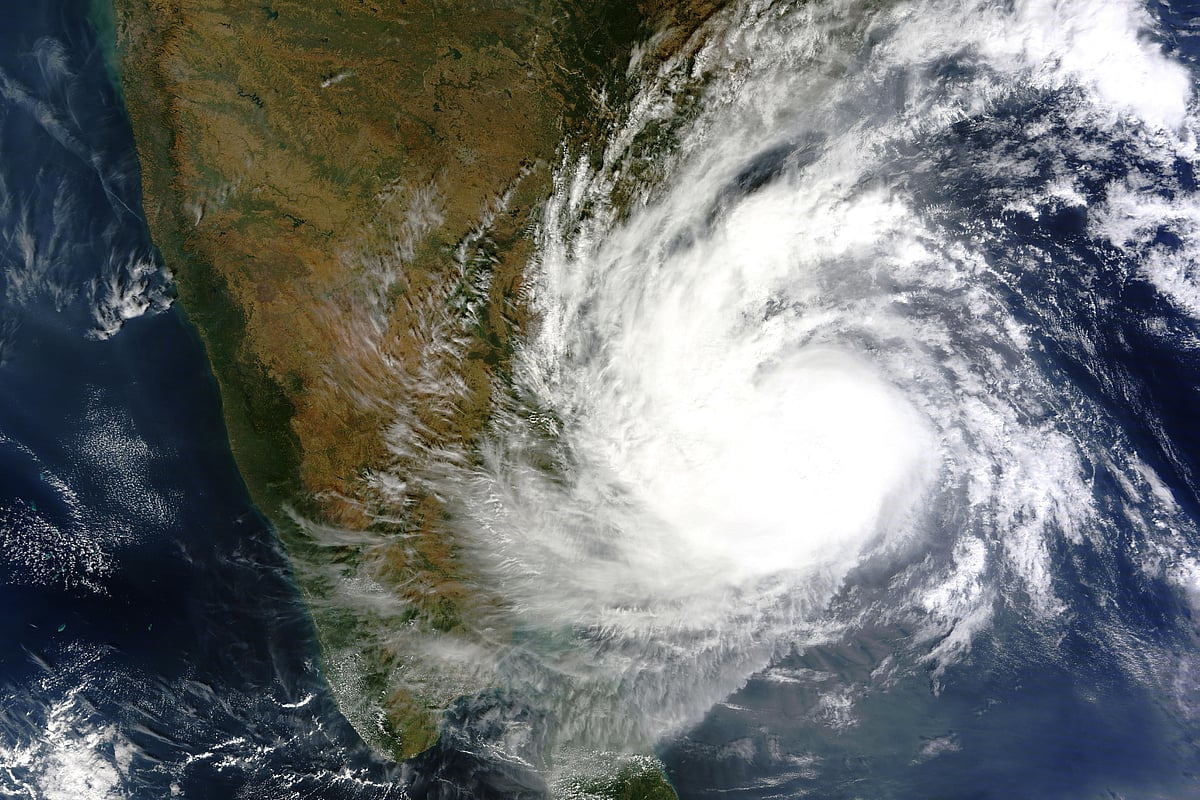 चक्रवात तूफान ‘वायु’ गुजरात तट पर गुरुवार को दे सकता है दस्तक, भारी तबाही मचाने का अनुमान