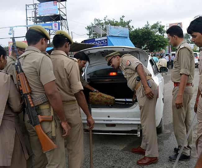 आतंकी हमले की आशंका के बाद अयोध्या हाई अलर्ट पर, ट्रेनों-बसों की सघन तलाशी, होटल और धर्मशालाओं पर पैनी नजर