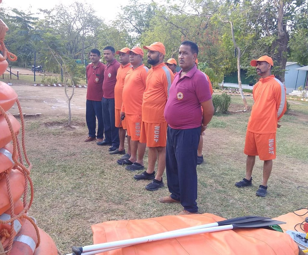 ‘वायु’ तूफान की महाराष्ट्र में दस्तक, गुजरात पहुंचने से पहले मचा हड़कंप, तस्वीरों में देखें तैयारी