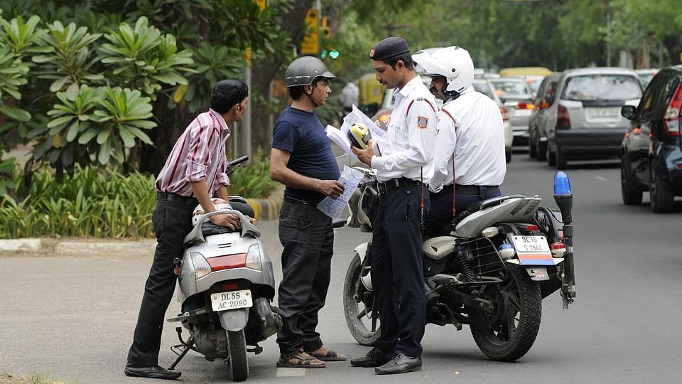 यातायात के नियमों की अनदेखी पड़ सकती है भारी, मोटर वाहन बिल को कैबिनेट की  मंजूरी, जानिए कितना लगेगा जुर्माना