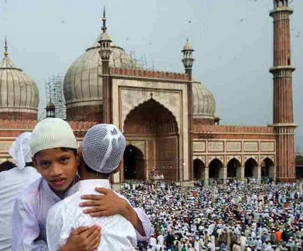 आज देश भर में ईद का जश्न, जानिए कब, कैसे और क्यों हुई ईद मनाने की शुरूआत