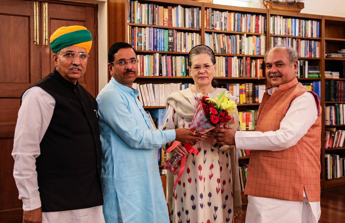सोनिया गांधी से मिले मोदी के मंत्री, वायनाड दौरे पर राहुल गांधी, तस्वीरों में देखें कई और खबरें