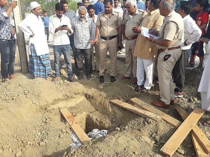 फरीदाबाद: खुदी मिली कब्र में गायब मिला शव का सिर, इलाके में तनाव का माहौल