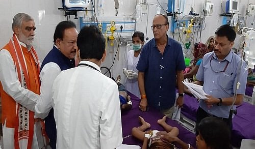 बिहार: चमकी ले रहा मासूमों की जान, सामने आई बड़ी लापरवाही, मंत्री बोले- बेड की है कमी, आपात जैसी व्यवस्था नहीं
