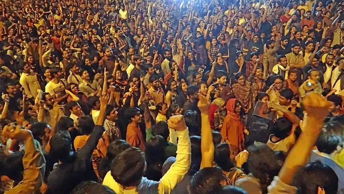 इतिहास का सबसे महंगा चुनाव था 2019 का चुनाव,  आयोग की सीमा की अनदेखी कर खर्च किए गए 60,000 करोड़