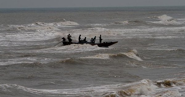 गुजरात में आ रहा है ‘वायु’, तूफान के तांडव से पहले जारी किया गया अलर्ट, जानिए किन इलाकों में होगा इसका असर