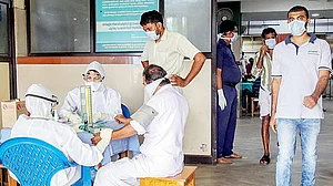 केरल पर मंडराया निपाह वायरस का खतरा, एक छात्र में हुई पुष्टि, 86 बीमार लोगों पर डॉक्टरों की कड़ी नजर