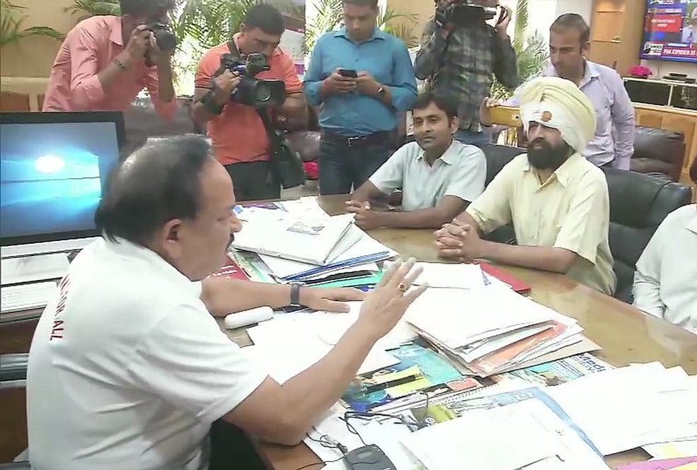  देश भर में डॉक्टरों की हड़ताल से मरीज बेहाल, तस्वीरों में देखें प्रदर्शन