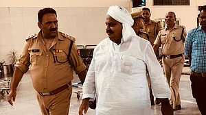 बाहुबली अतीक अहमद का फिर बदला ठिकाना, अहमदाबाद जेल में शिफ्ट, जानिए यूपी के इस डॉन के बारे में