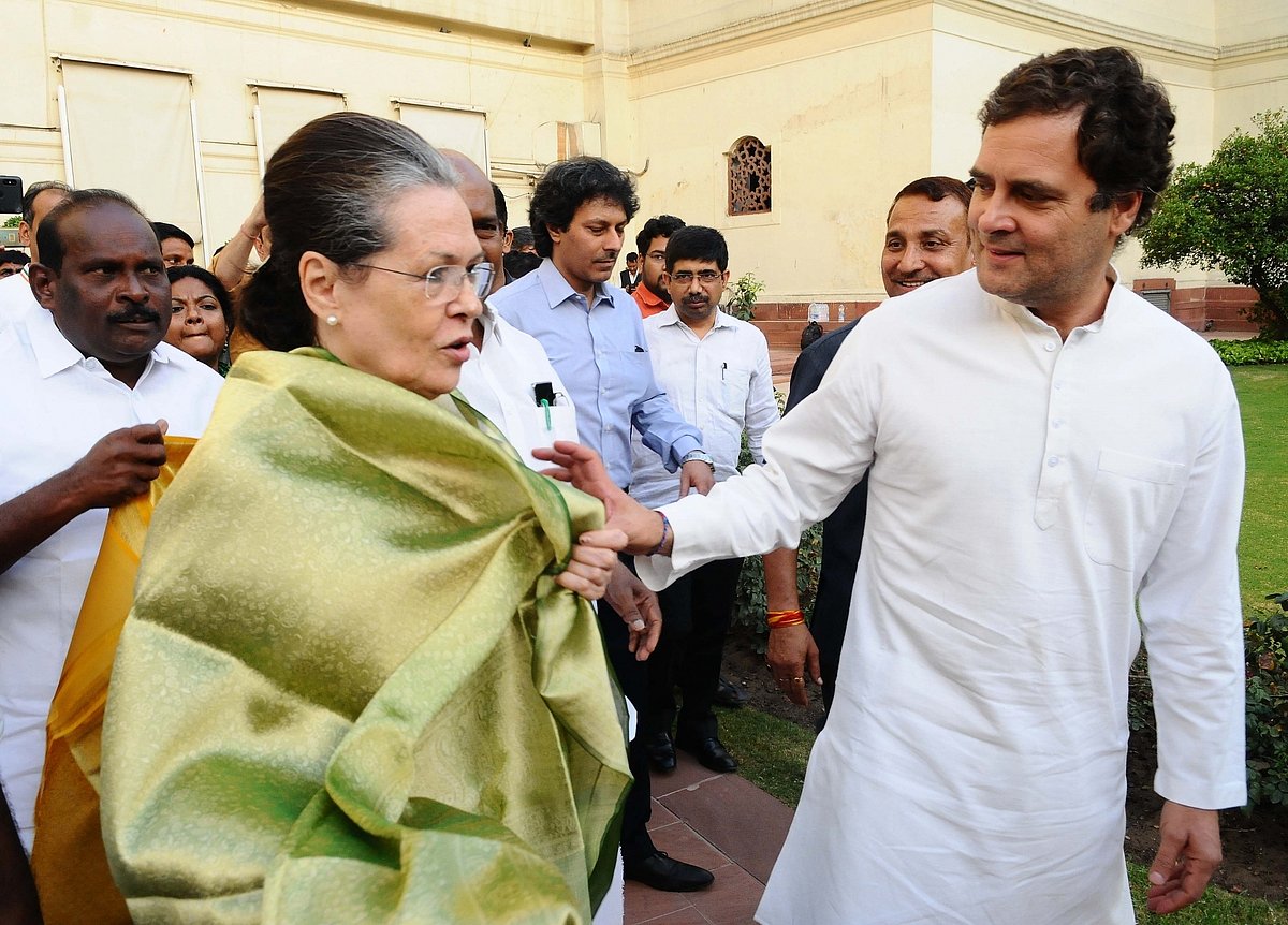 सोनिया गांधी ने यूपीए नेताओं संग की बैठक, बजट सत्र में विपक्ष की रणनीति पर हुई चर्चा