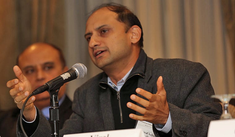 आरबीआई को बड़ा झटका, डिप्टी गवर्नर विरल आचार्य ने अपने पद से दिया इस्तीफा