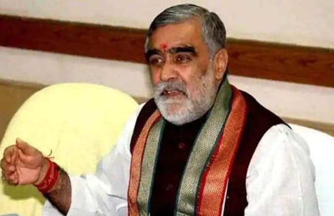 मोदी सरकार के मंत्री मानते हैं भूखे पेट लीची खाने से हो रहा है बिहार के बच्चों में इन्सेफेलाइटिस