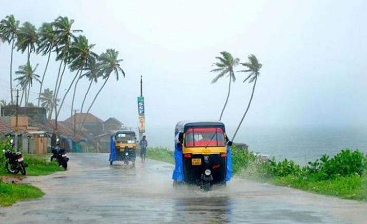 केरल में मॉनसून ने दी दस्तक, कई इलाकों में हो रही है बारिश, जानिए दिल्ली-एनसीआर में कब पहुंचेगा मॉनसून