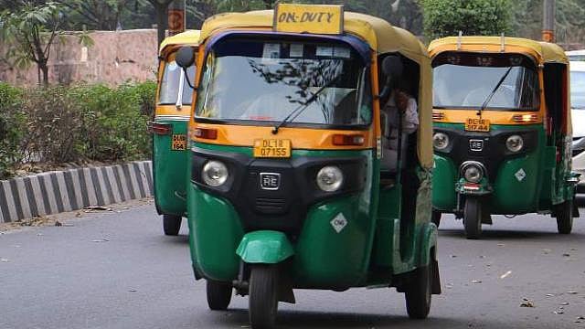 दिल्ली के लोगों पर महंगाई की मार, बढ़ गया ऑटो का किराया, जानिए कितना पड़ा जेब पर बोझ