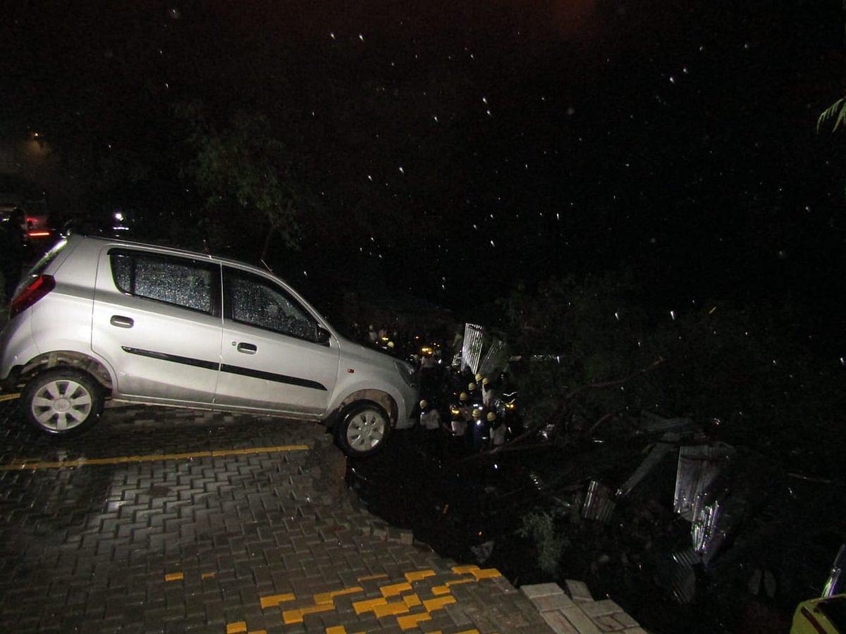 महाराष्ट्र: भारी बारिश से पुणे में दर्दनाक हादसा, दीवार ढहने से मरने वालों की संख्या पहुंची 17, उठे सवाल