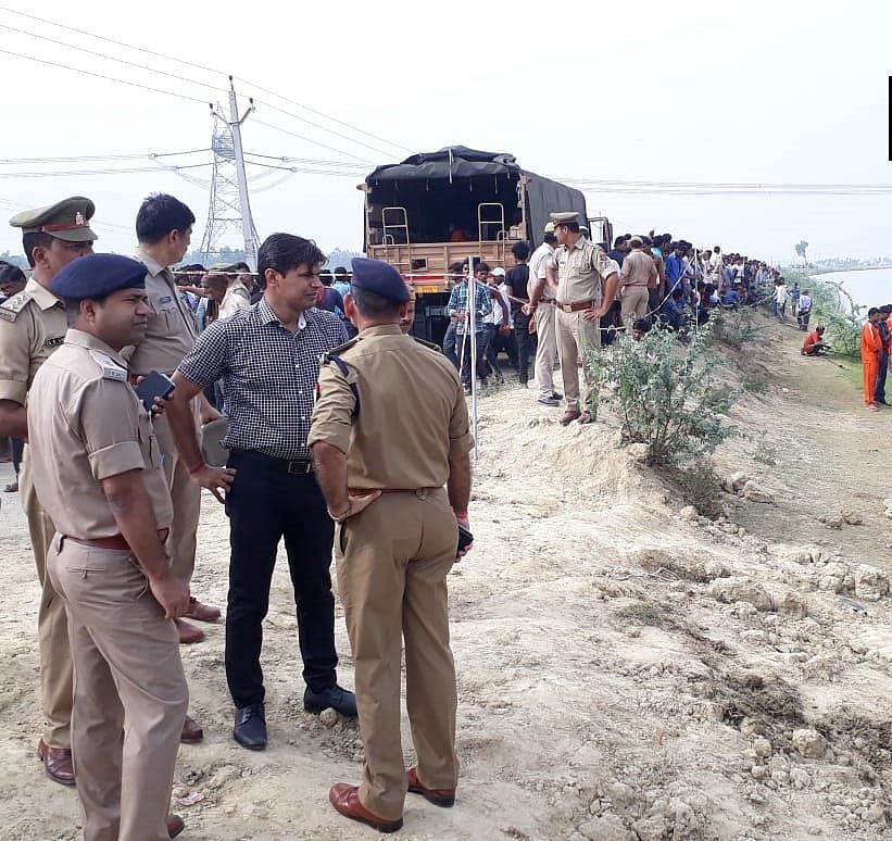 लखनऊ में बड़ा सड़क हादसा, इंदिरा नहर में गिरा बारातियों से भरा पिकअप, 7 बच्चे बहे, सर्च ऑपरेशन जारी