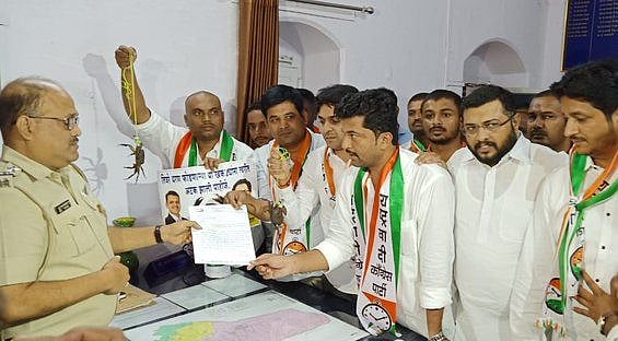 केकड़ों पर कत्ल का केस दर्ज कराने थाने पहुंचे एनसीपी कार्यकर्ता, जानिए क्या है पूरा मामला 