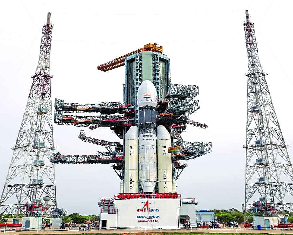 चन्द्रायान 2: पूरी हुईं सभी तैयारियां, आज दोपहर  होगी लॉन्चिंग, काउंटडाउन जारी