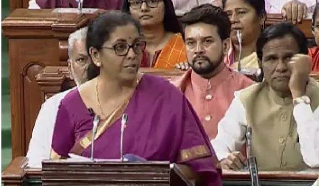 मोदी सरकार के आर्थिक सर्वे और बजट आंकड़ों में अंतर से उठे सवाल, कुछ ही महीनों में सच्चाई सामने आ जाएगी