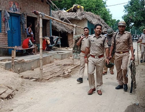 योगी राज में गौकशी के शक में बड़ा बवाल, फतेहपुर में मदरसे को किया आग के हवाले, पथराव के बाद पुलिस बल तैनात