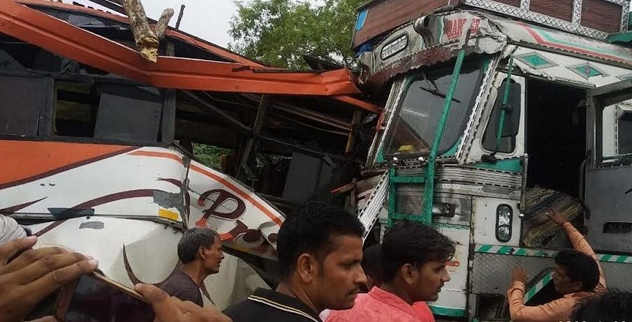 बिहार: लखीसराय में शादी के पंडाल में घुसा बेकाबू ट्रक, कई लोगों को रौंदा,  हादसे में  8 की मौके पर ही मौत