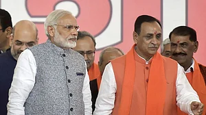 बीजेपी के गुजरात मॉडल की निकली हवा, सरकारी नौकरियों में 5 साल में 85 फीसदी गिरावट